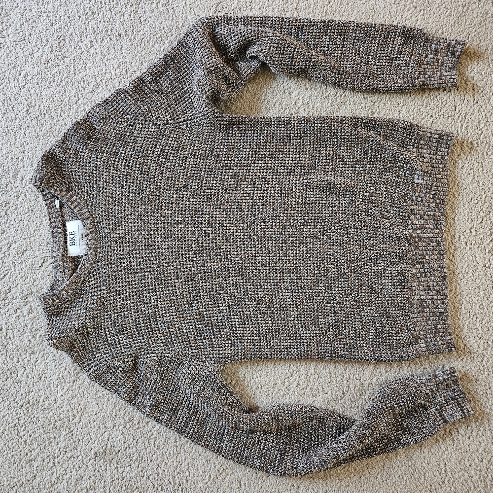 Buckle Black Crewneck Sweater with Ribbed Details